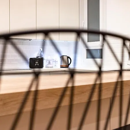 Urban Chic Moyua By Next Stop